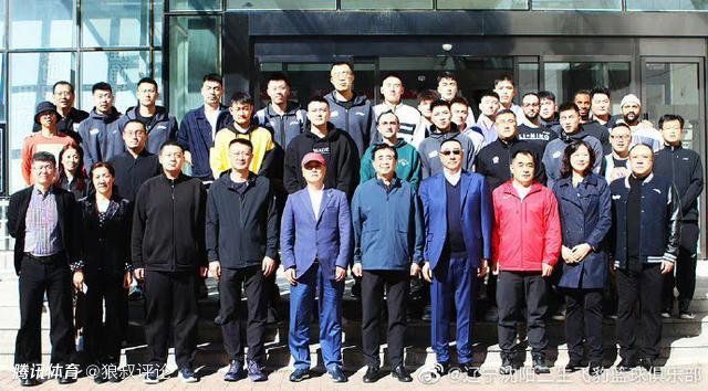 重要的是，他已经了解那不勒斯的环境、俱乐部和球迷，从长远来看，这肯定会是一个优势。